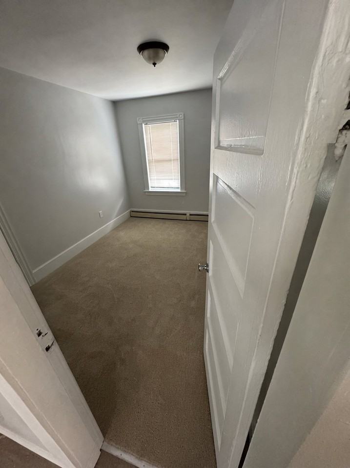 362 Douglas Ave #3 - Photo 4 of 12
