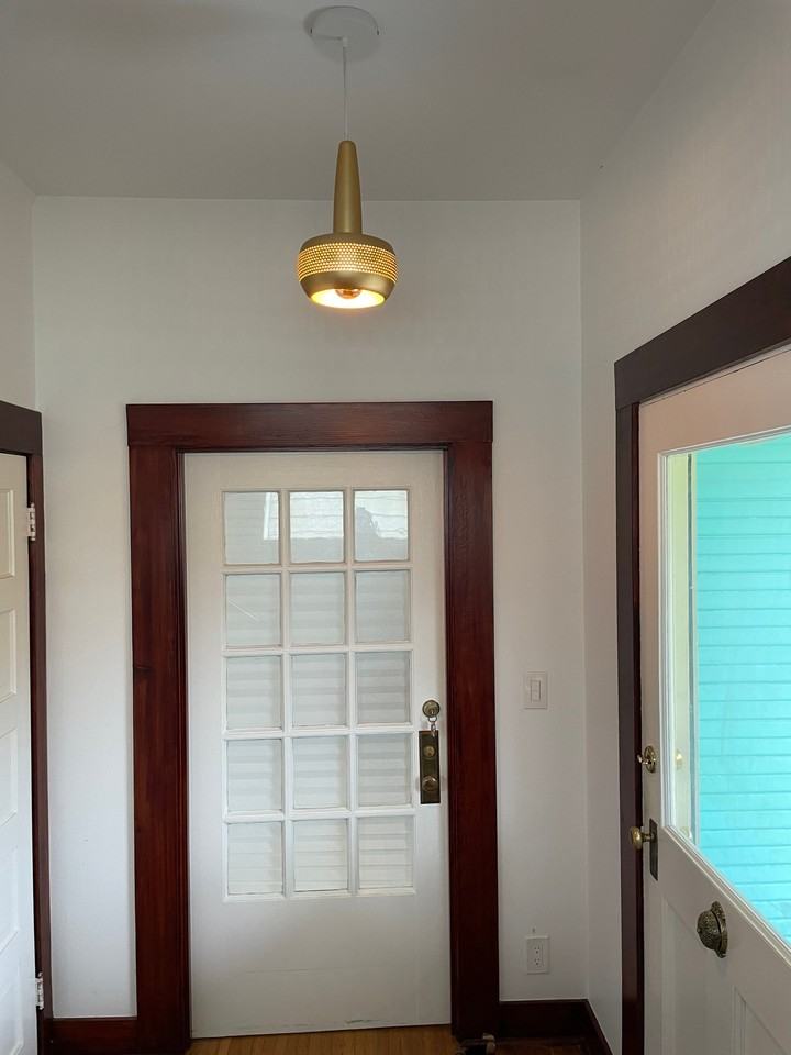 1735 Se 35th Ave - Photo 2 of 15