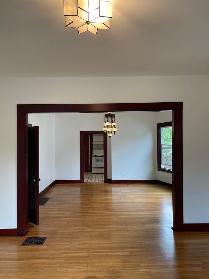 1735 Se 35th Ave - Photo 4 of 15