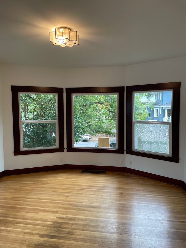 1735 Se 35th Ave - Photo 5 of 15