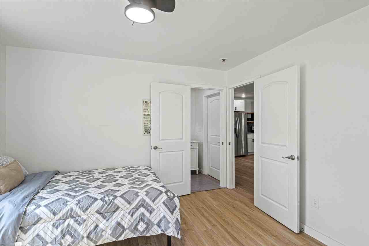 1077 Peeples St Sw - Photo 3 of 15