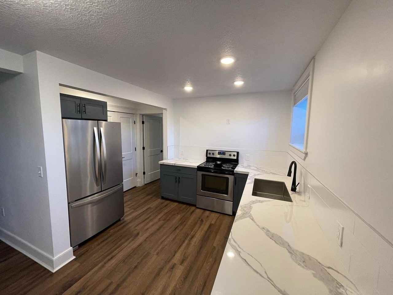 2461 Adams Ave #B4 - Photo 5 of 12