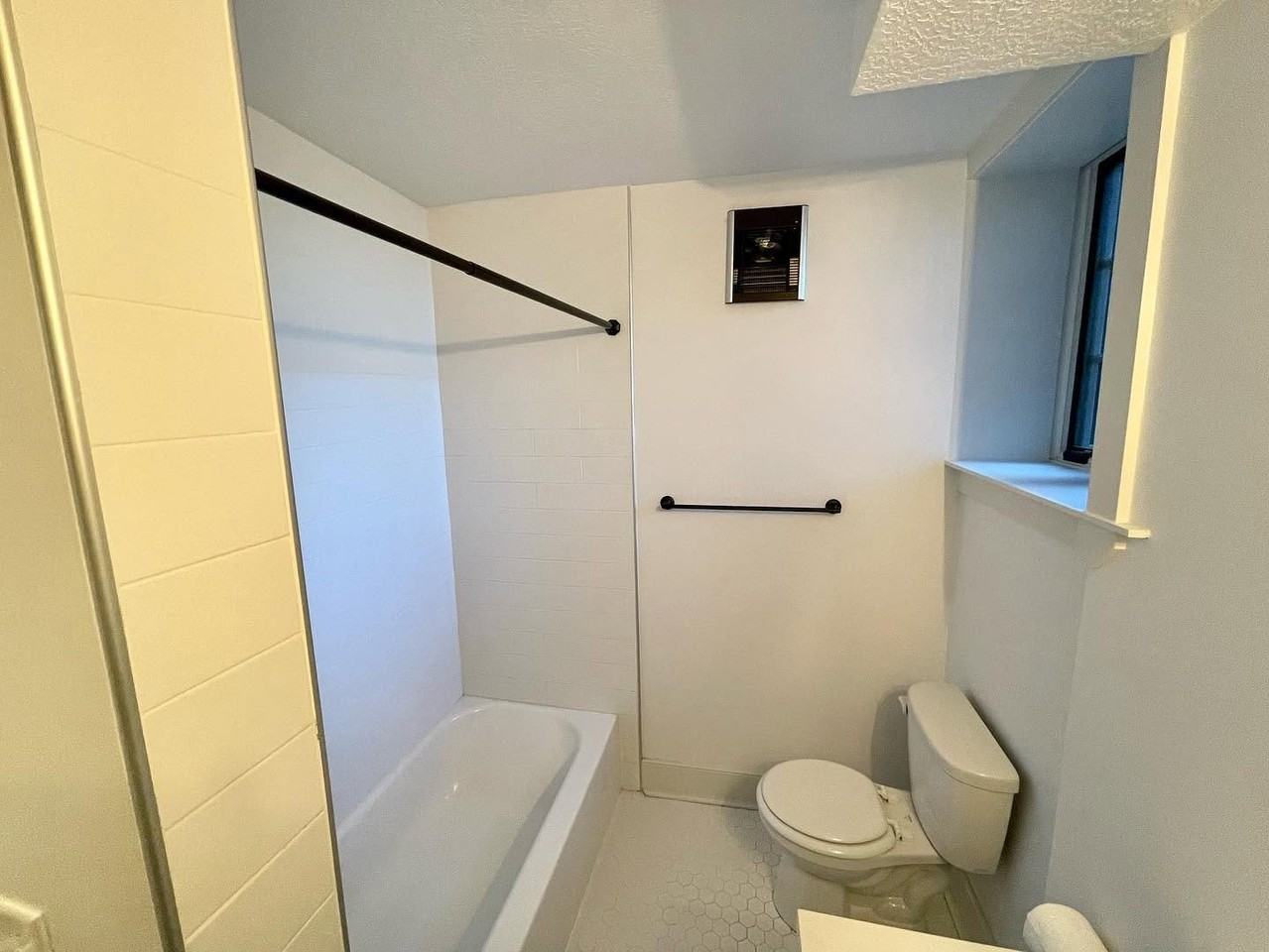 2461 Adams Ave #B4 - Photo 7 of 12