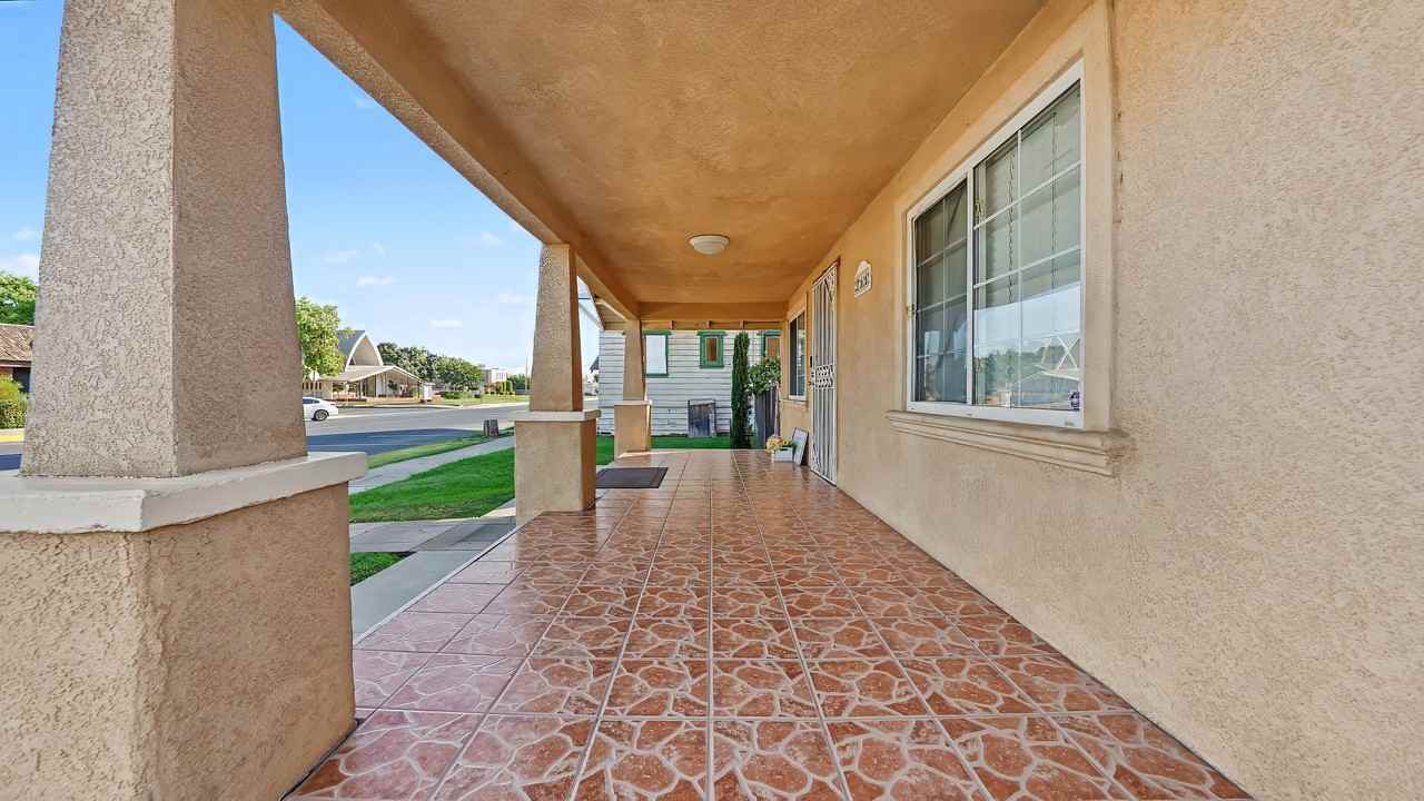 266 E Hermosa St - Photo 2 of 15