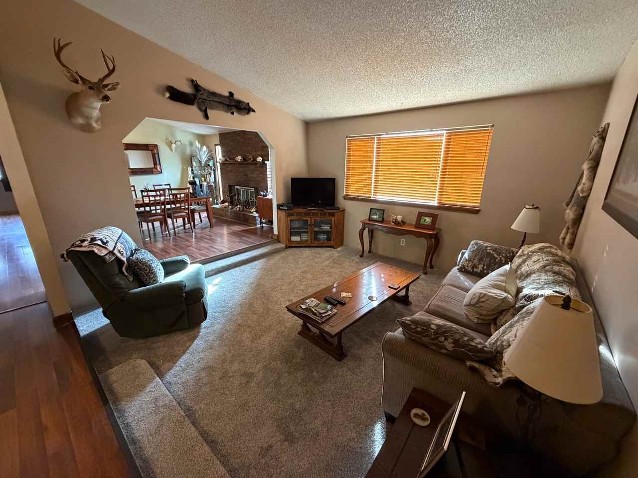 1335 Owyhee Dr - Photo 3 of 26