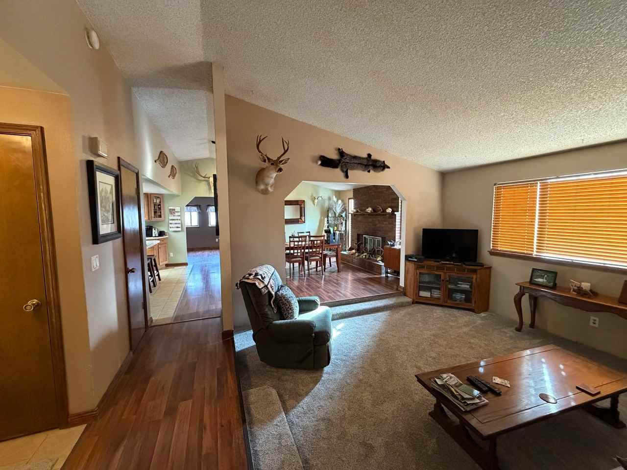 1335 Owyhee Dr - Photo 4 of 26