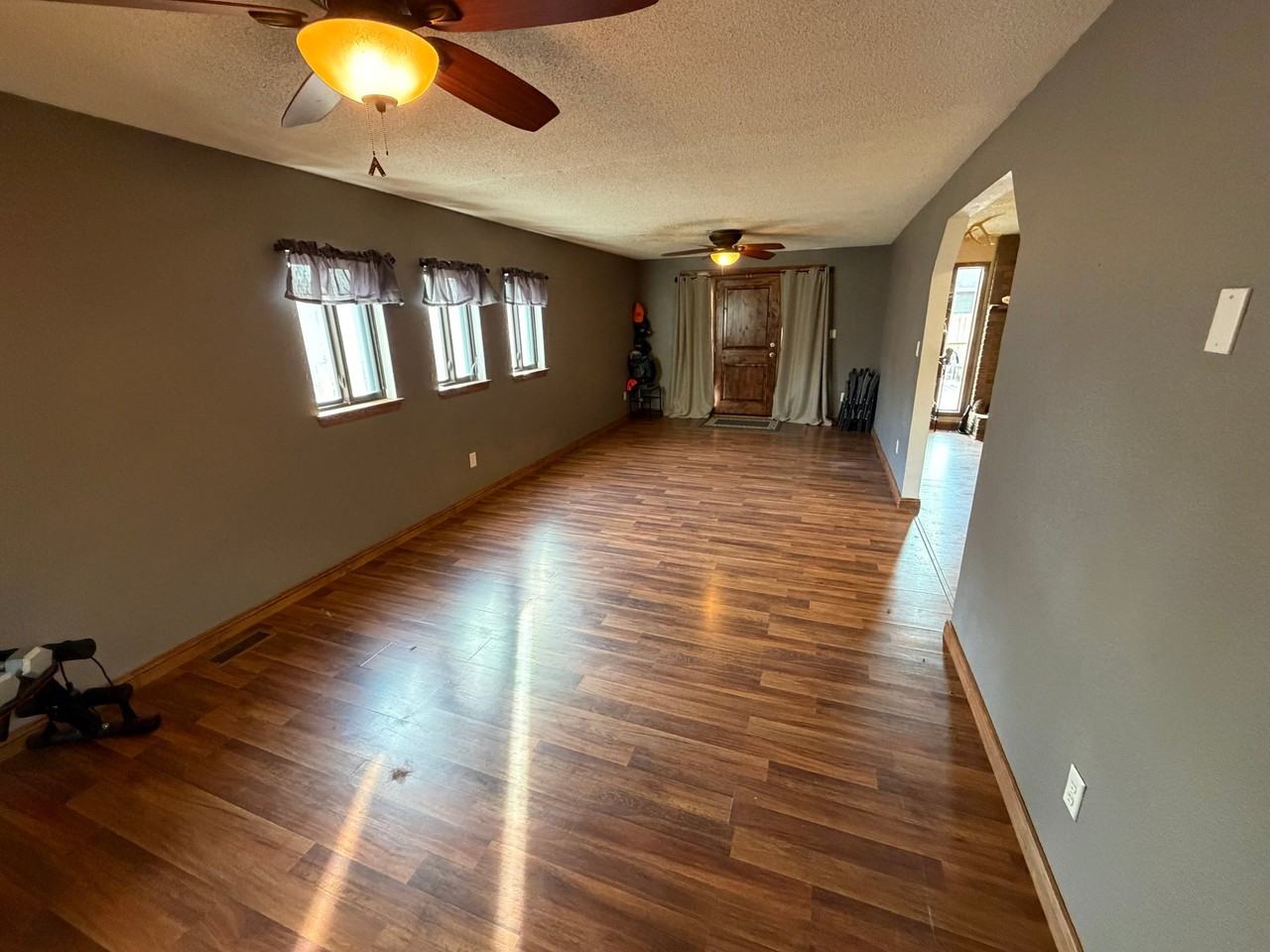 1335 Owyhee Dr - Photo 7 of 26