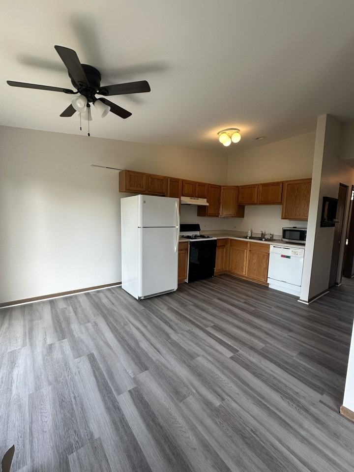 549 Central Parkway Rd - Photo 5 of 11