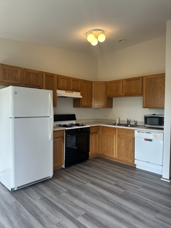 549 Central Parkway Rd - Photo 7 of 11