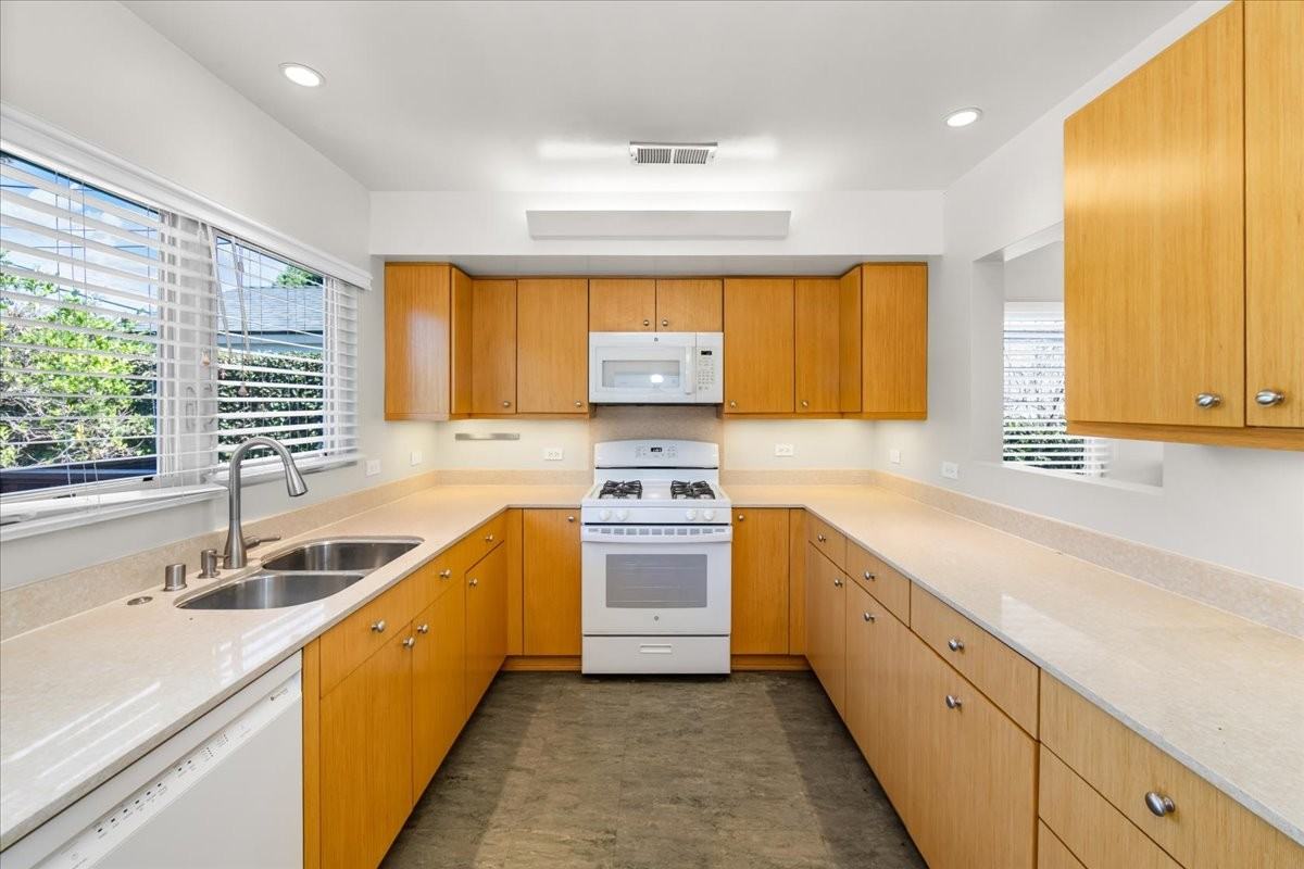 11923 Bray St #1 - Photo 4 of 26