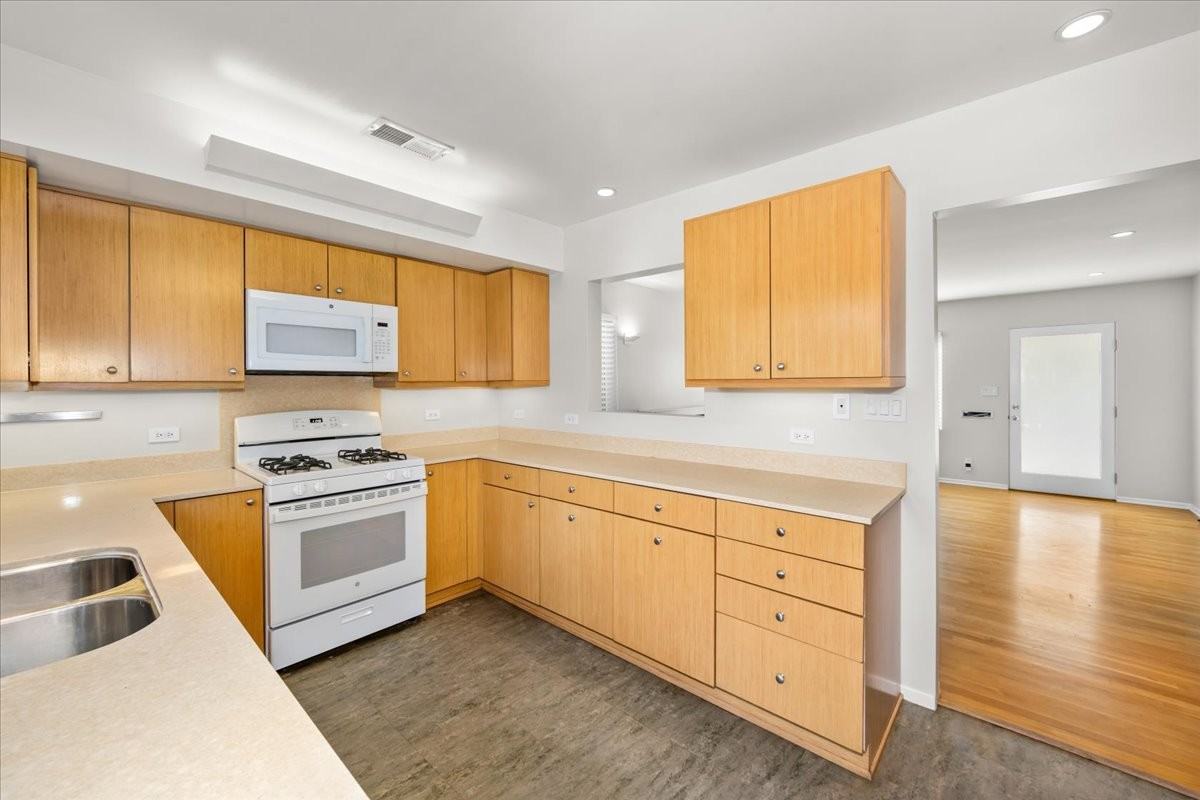 11923 Bray St #1 - Photo 5 of 26