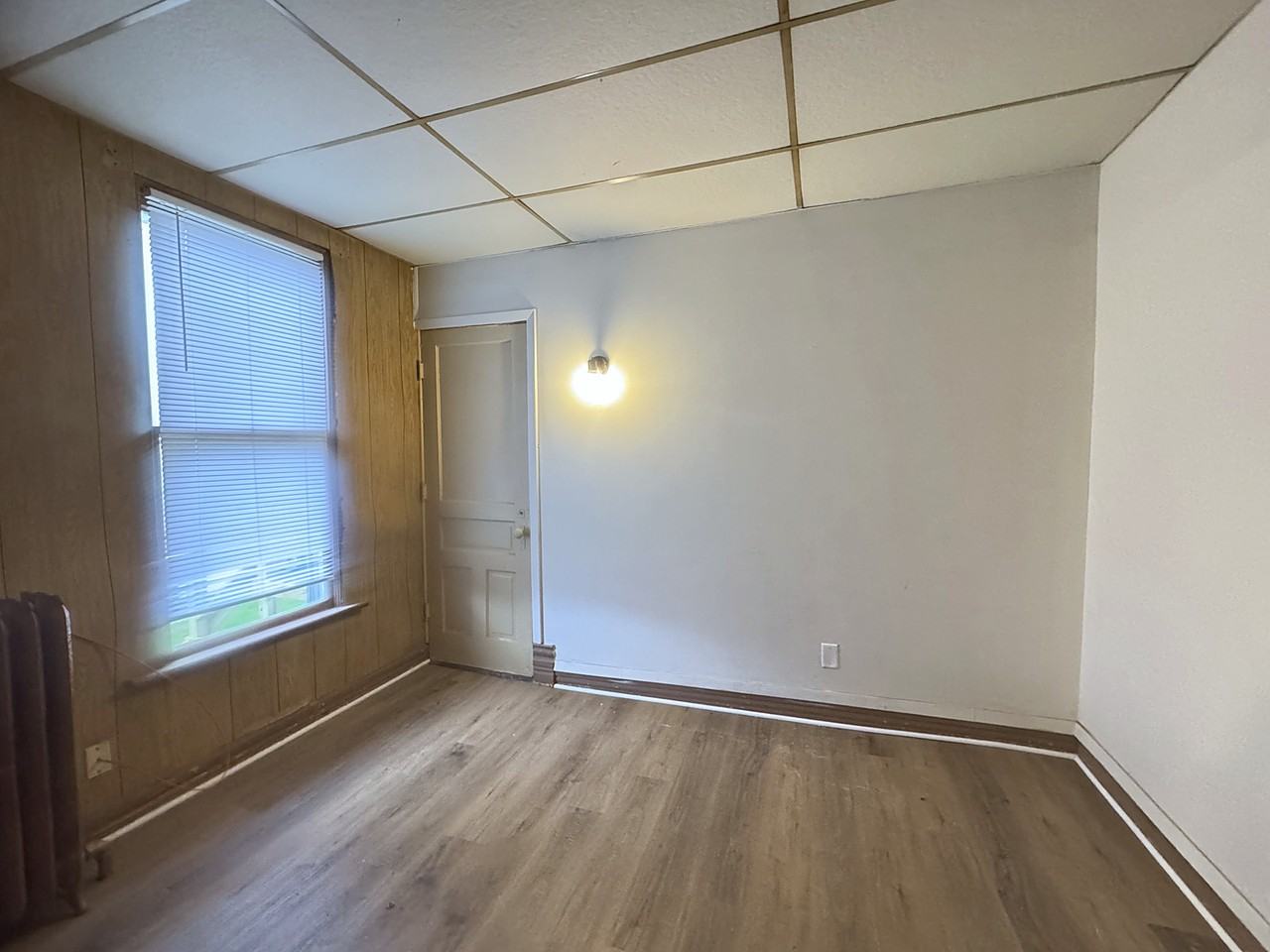 416 West 2nd Street - Photo 3 of 4