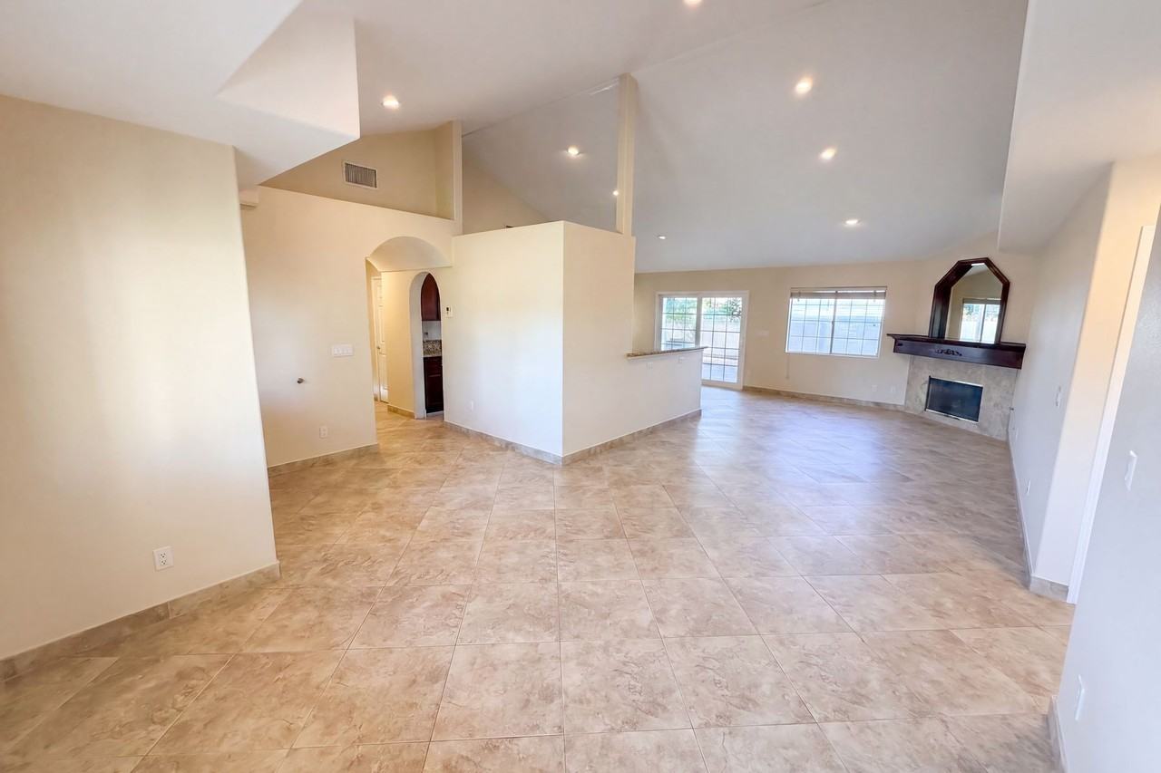 14803 Light Street - Photo 3 of 15