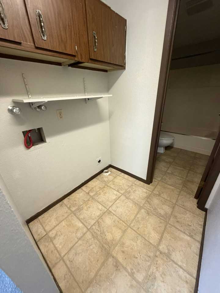 2405 North Alder Drive, Unit 2 - Photo 3 of 12