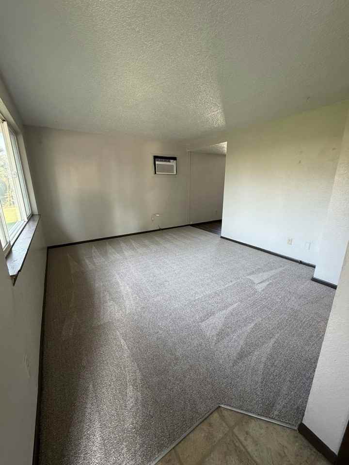 2405 North Alder Drive, Unit 2 - Photo 5 of 12