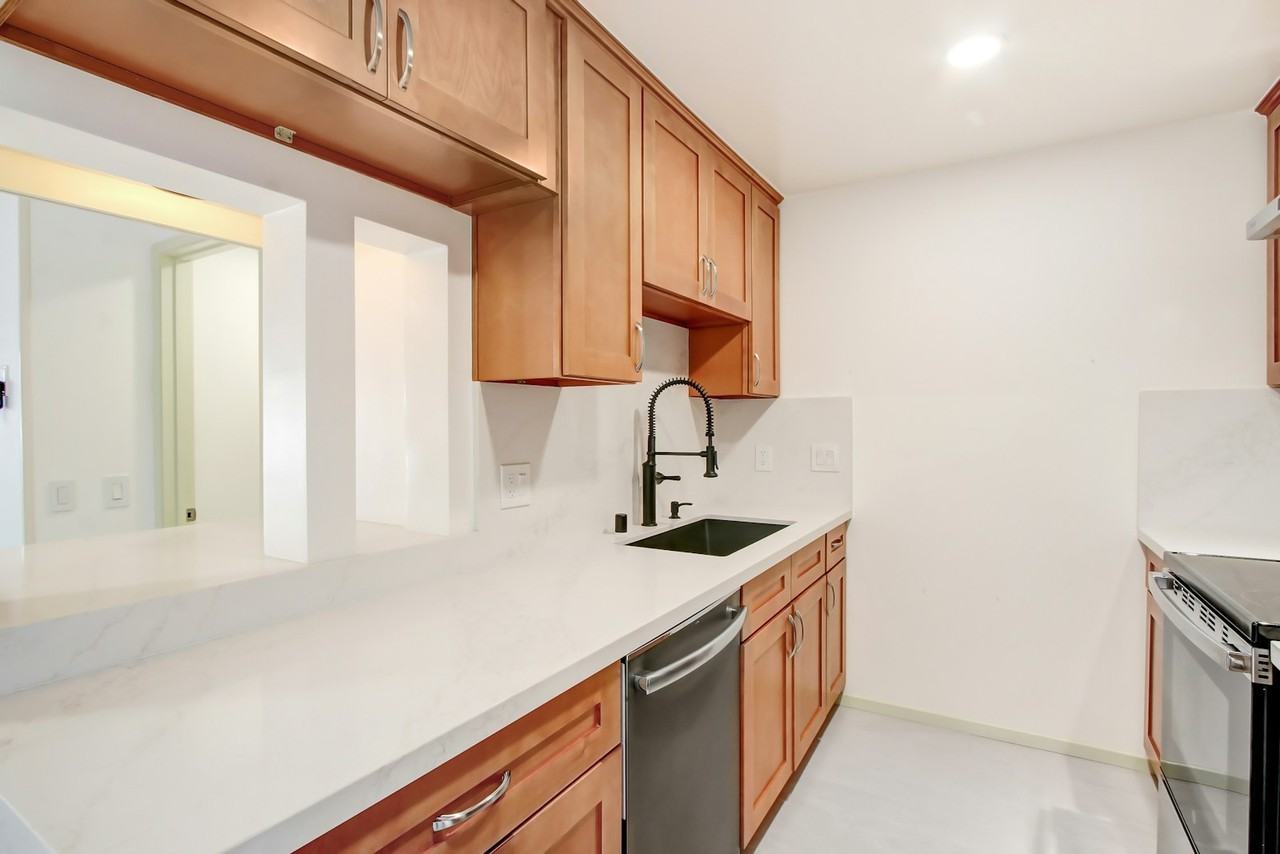8338 Regents Road - Photo 4 of 21