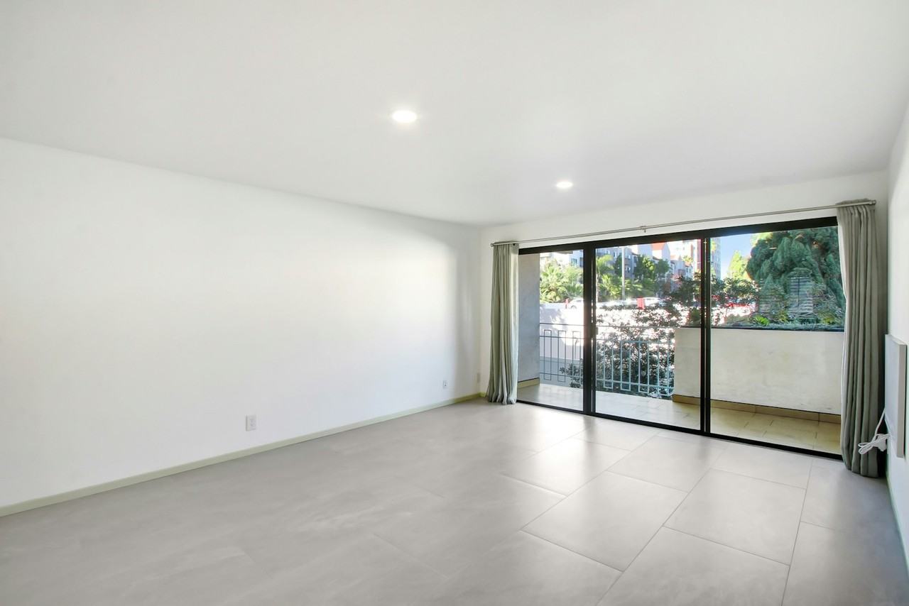 8338 Regents Road - Photo 7 of 21