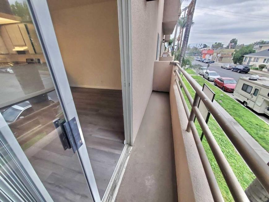 11469 Collins St - Photo 2 of 10