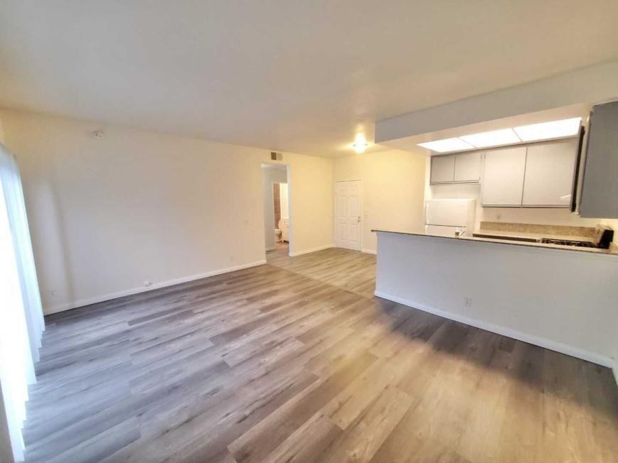 11469 Collins St - Photo 3 of 10