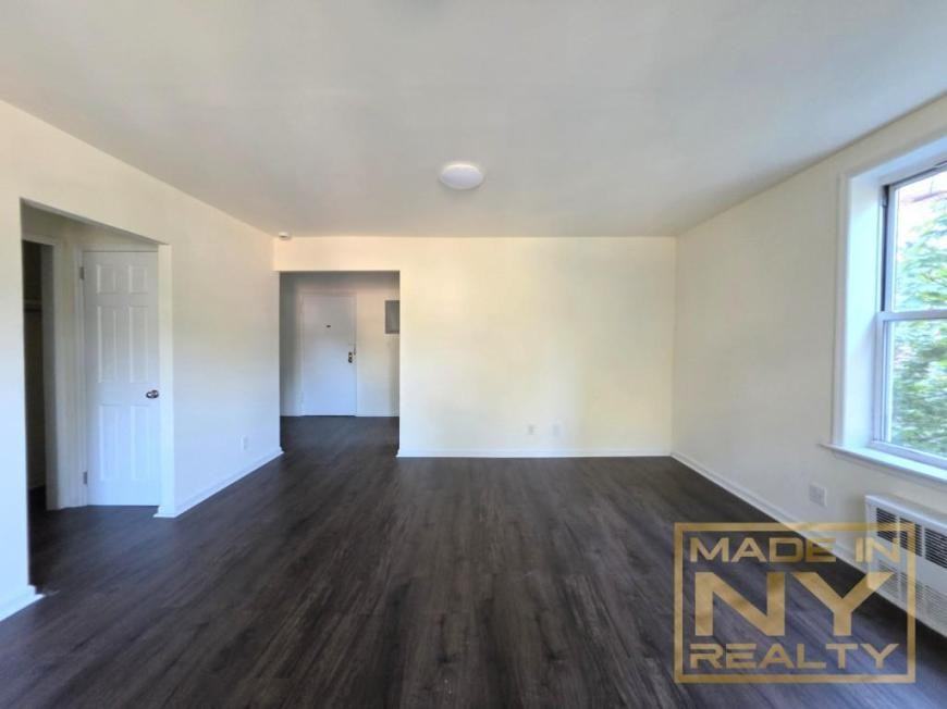 18914 Crocheron Ave - Photo 4 of 5