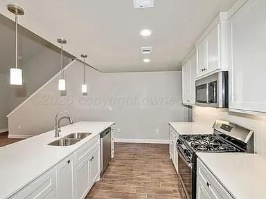 7617 Woodford Ave - Photo 4 of 22