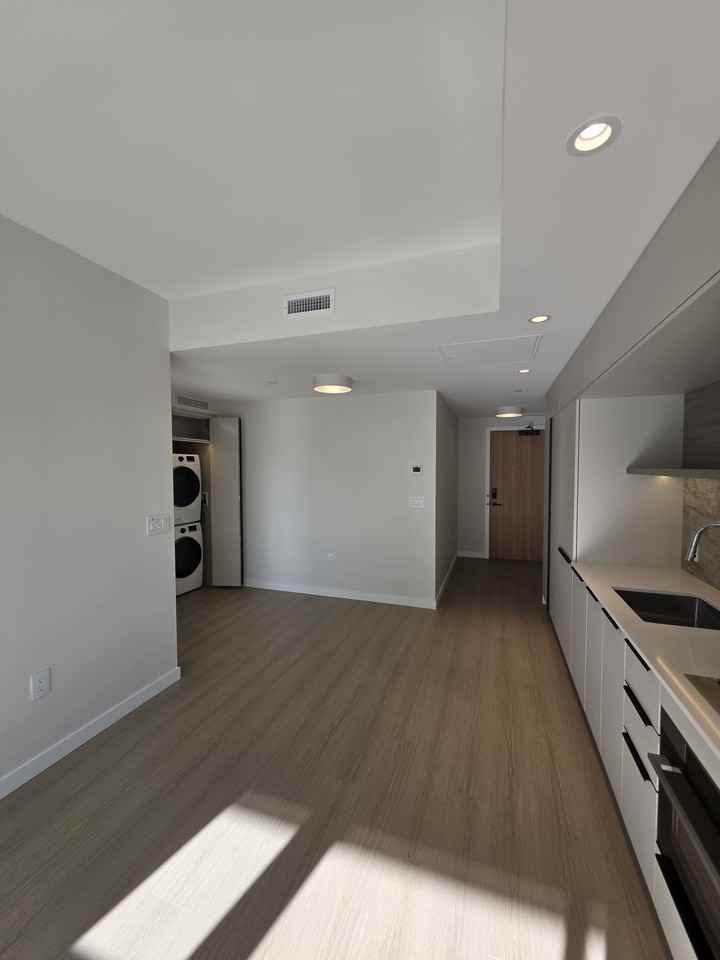 612 Elmwood Street #13xx - Photo 3 of 9