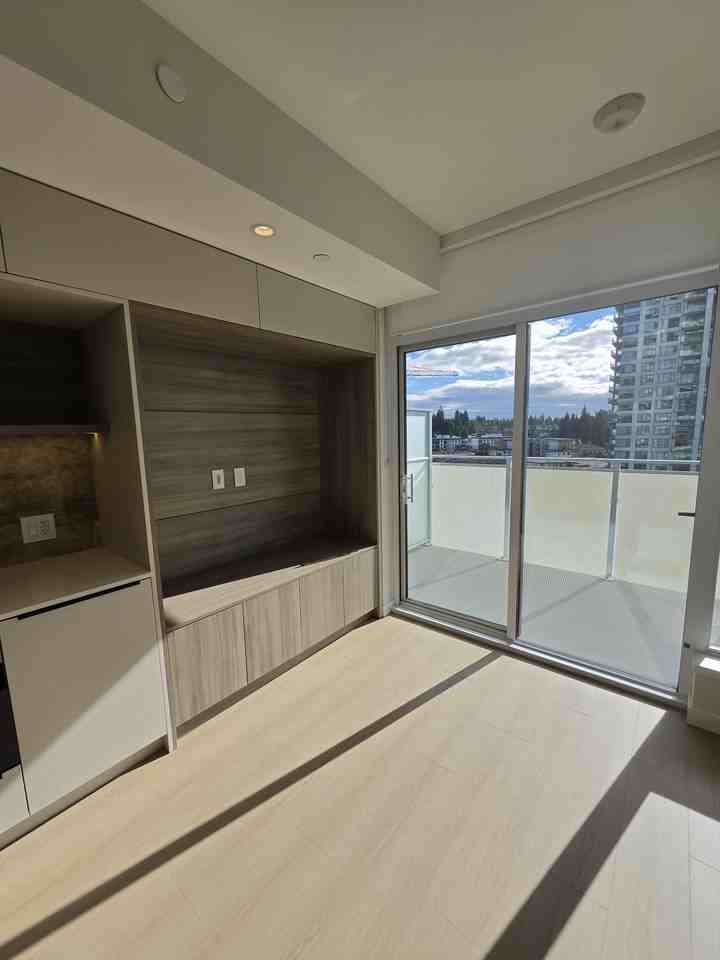 612 Elmwood Street #13xx - Photo 4 of 9