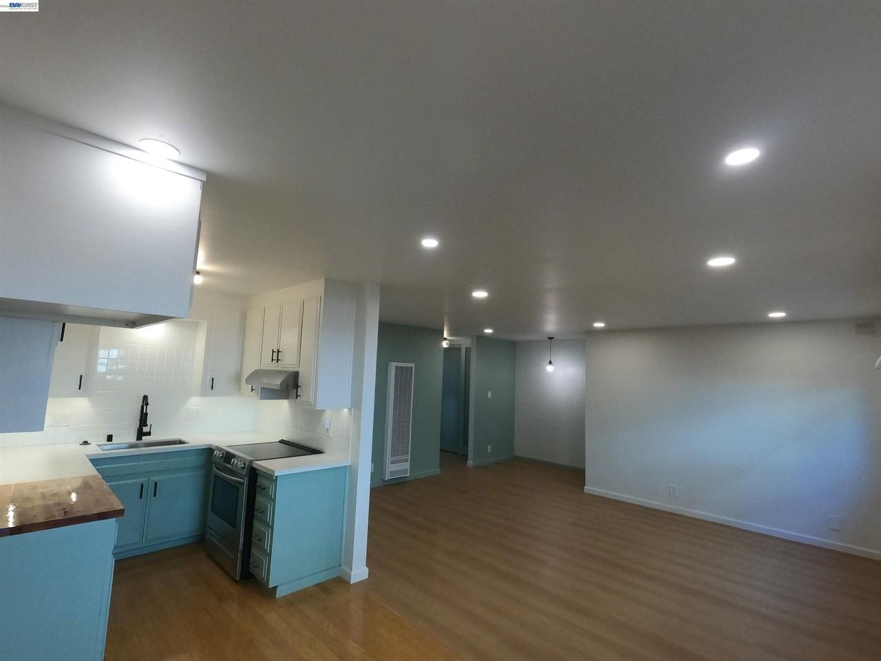 1124 Hollywood Ave #3 - Photo 3 of 20