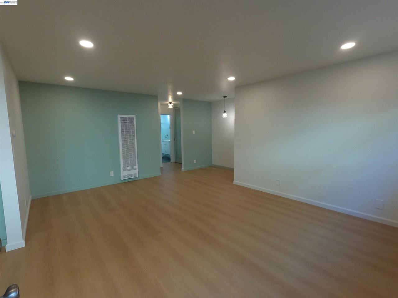 1124 Hollywood Ave #3 - Photo 4 of 20
