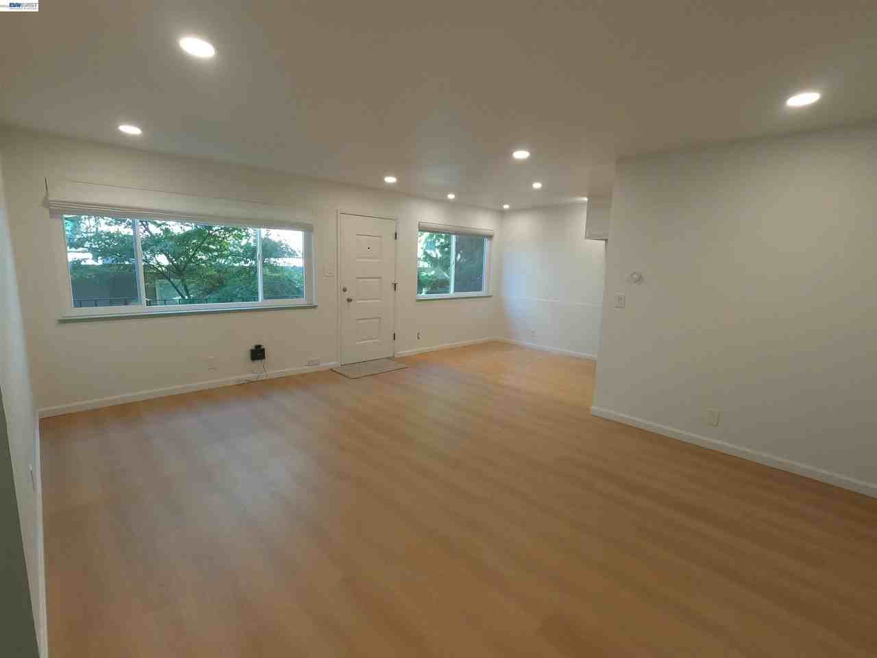 1124 Hollywood Ave #3 - Photo 5 of 20