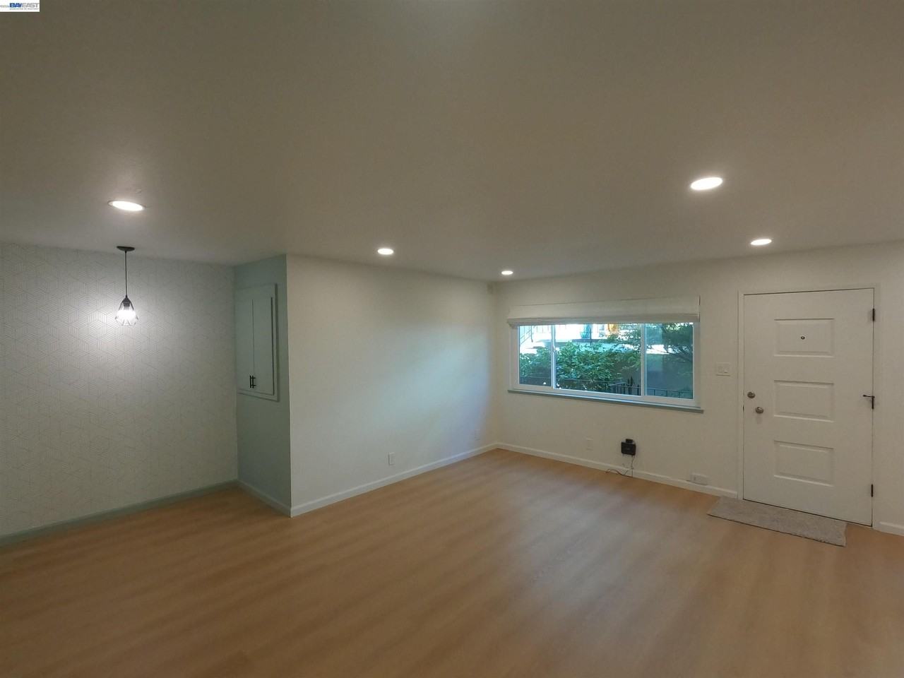 1124 Hollywood Ave #3 - Photo 6 of 20