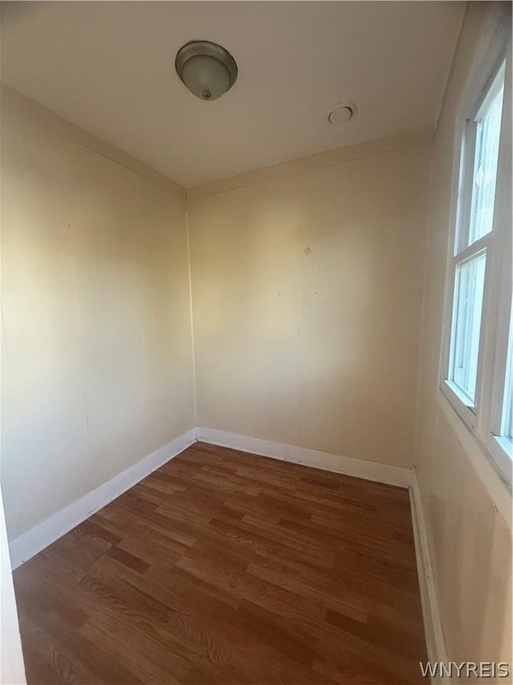 26 Gatchell-upper Street - Photo 4 of 8