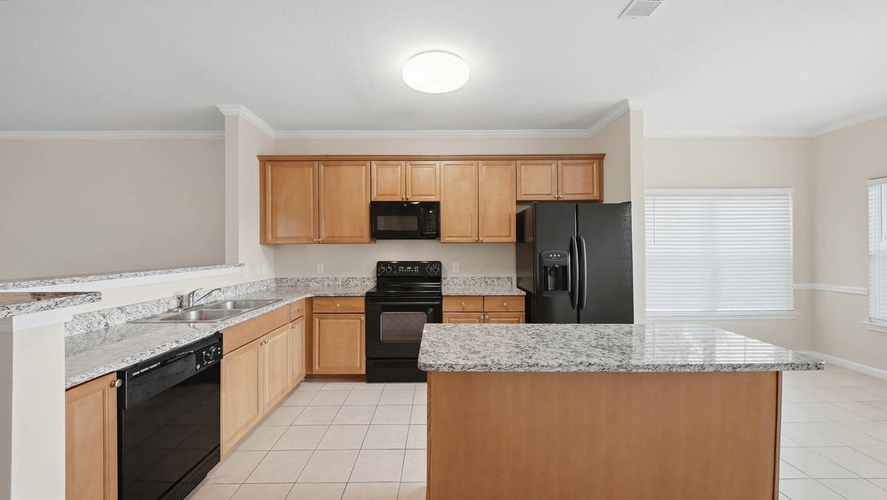 2203 Regency Ct - Photo 5 of 40