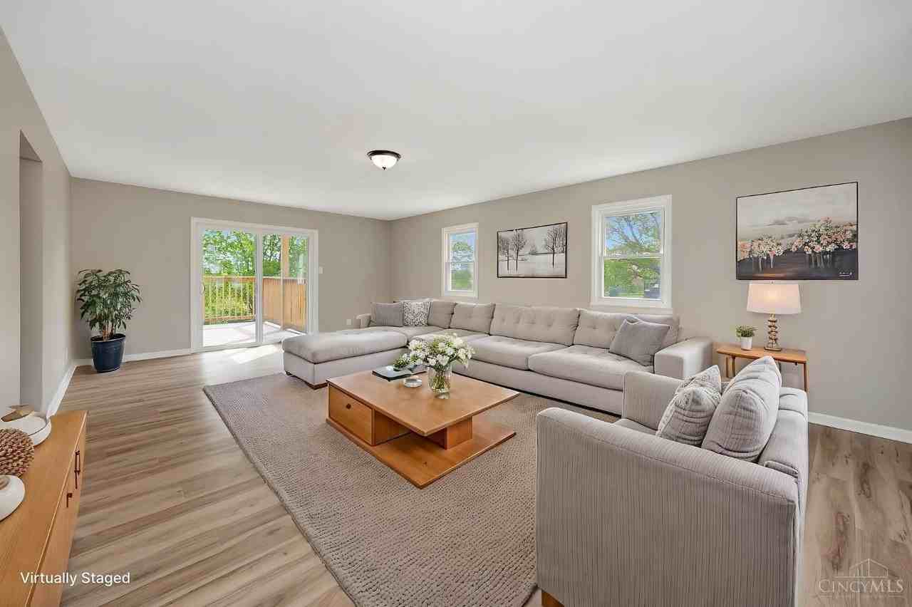 5386 Mosiman Rd - Photo 5 of 43