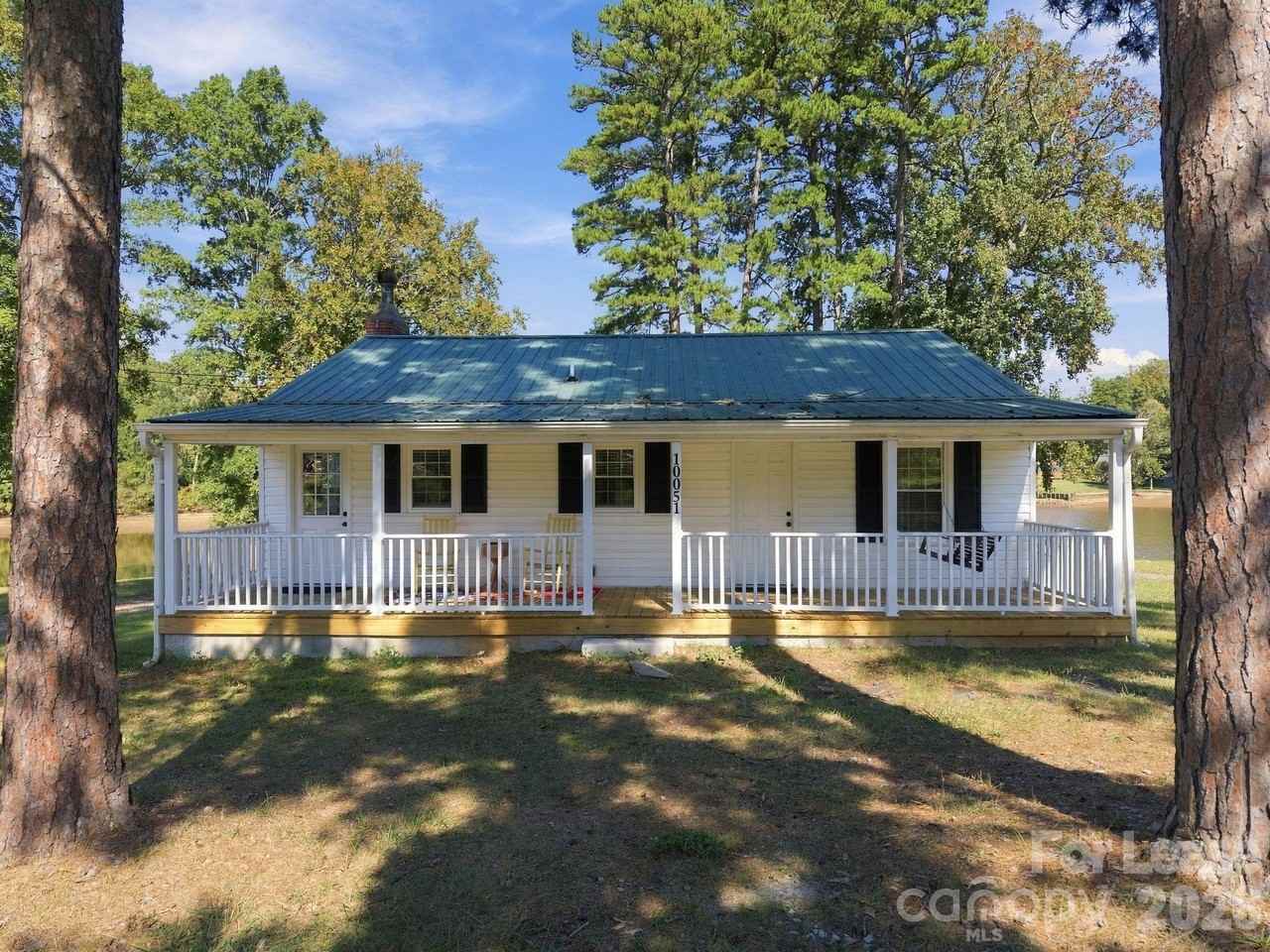 10051 Linwood Southmont Rd - Photo 2 of 39