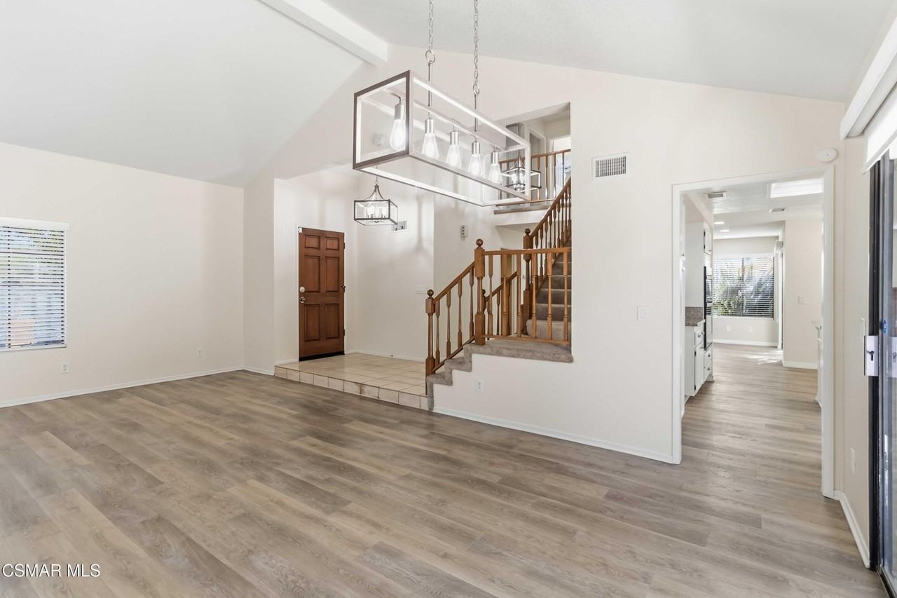 557 Canyon Vista Dr - Photo 6 of 29