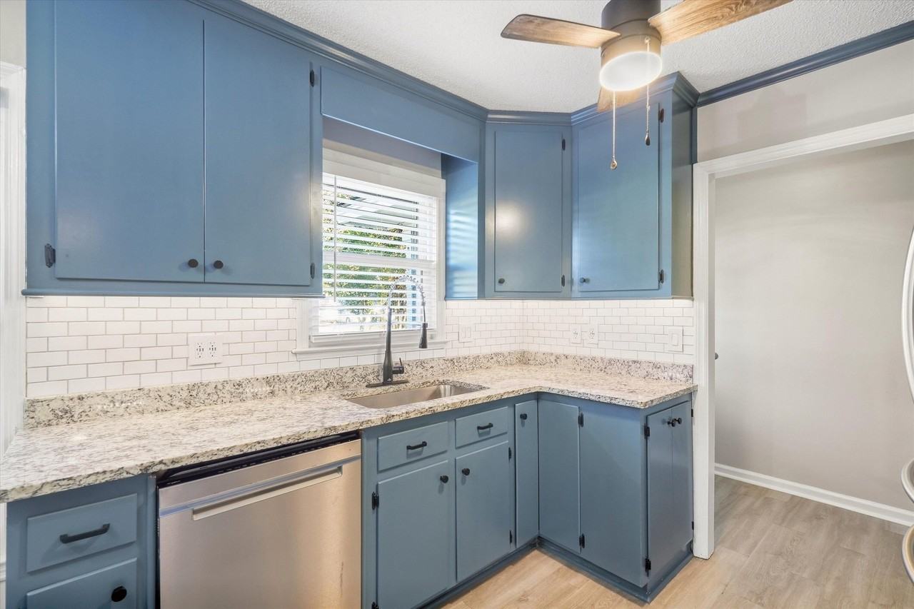 406 Longleaf Rd - Photo 6 of 32