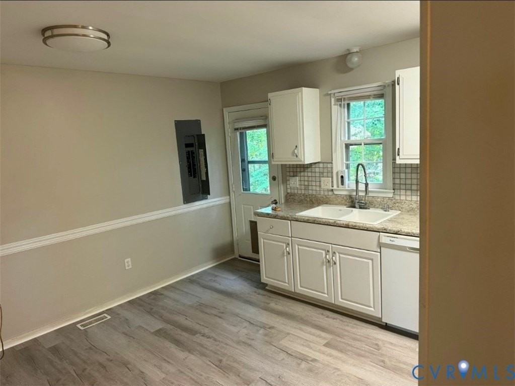 4202 Kempwood Ct - Photo 3 of 12