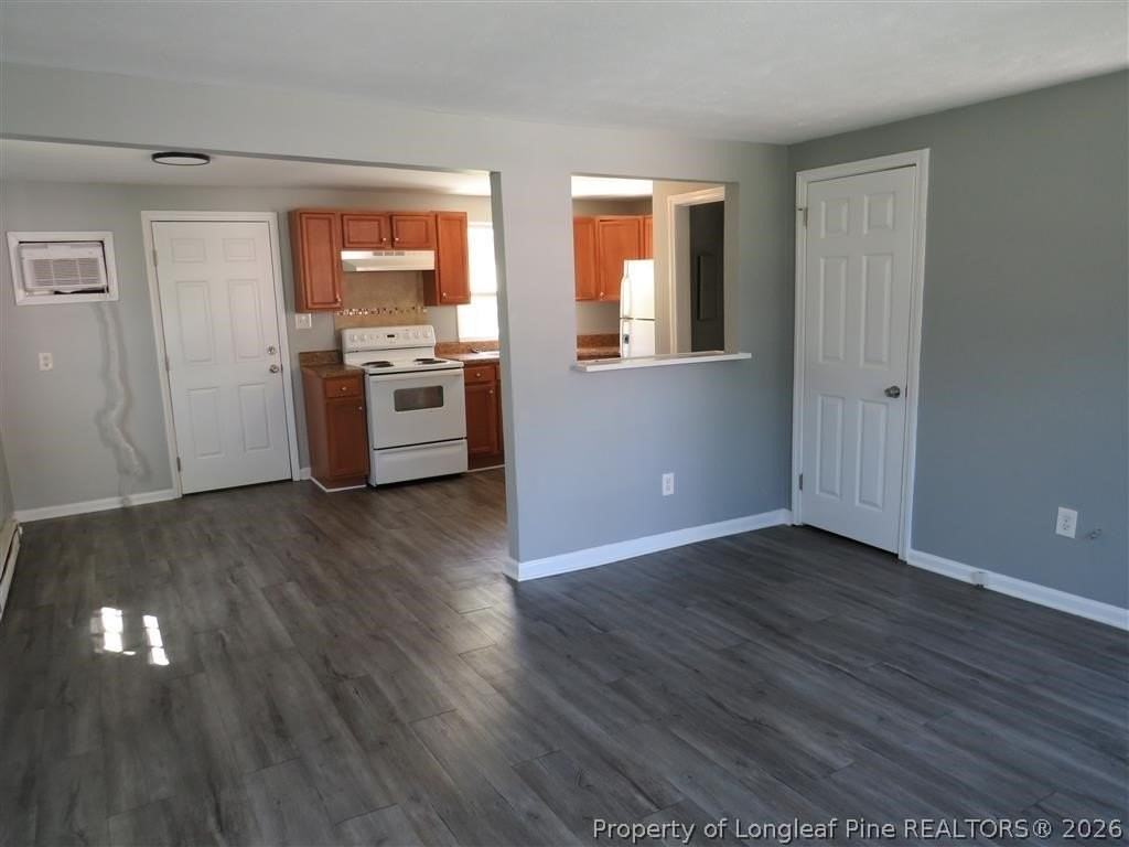 1909 King George Dr - Photo 3 of 7