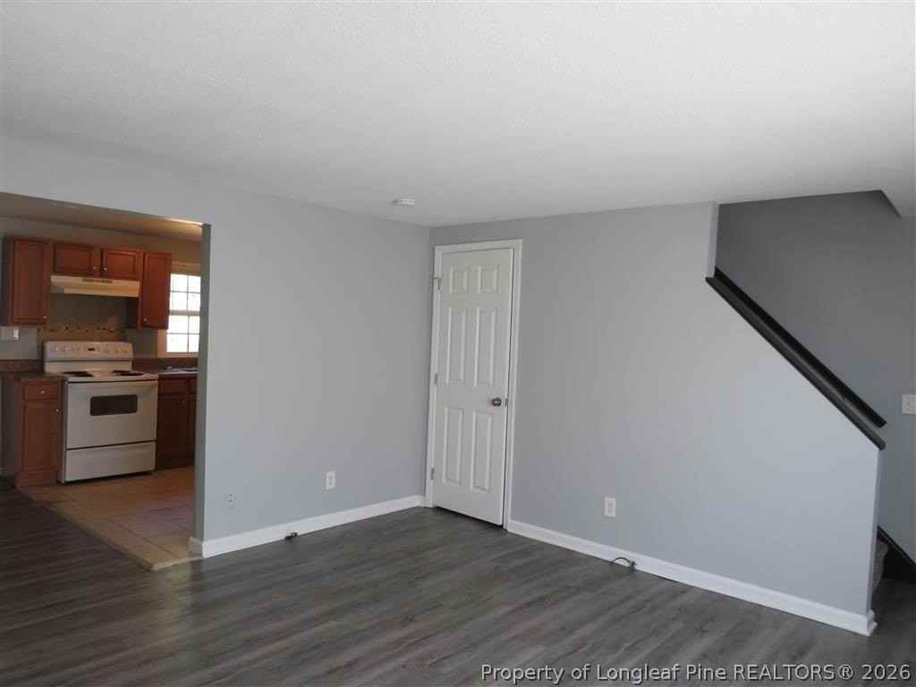 1930 King George Dr - Photo 4 of 10