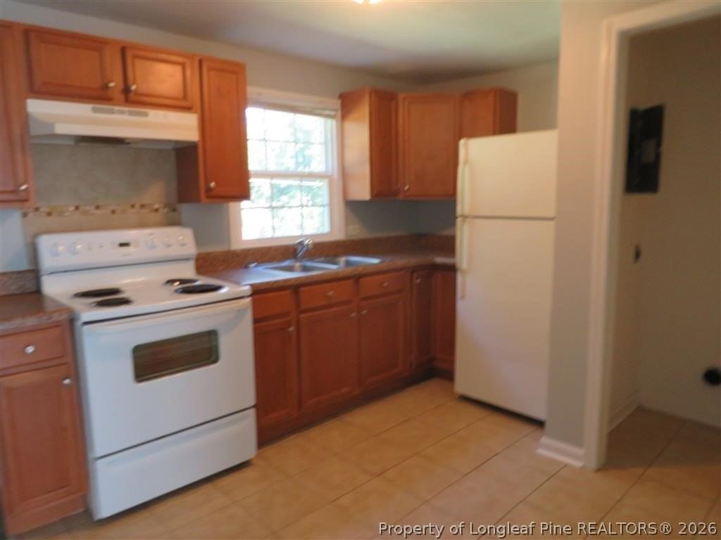 1930 King George Dr - Photo 6 of 10