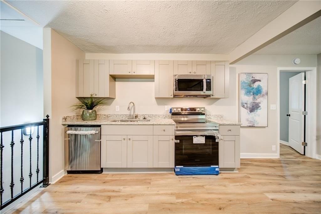 2951 Haralson Rd - Photo 6 of 25
