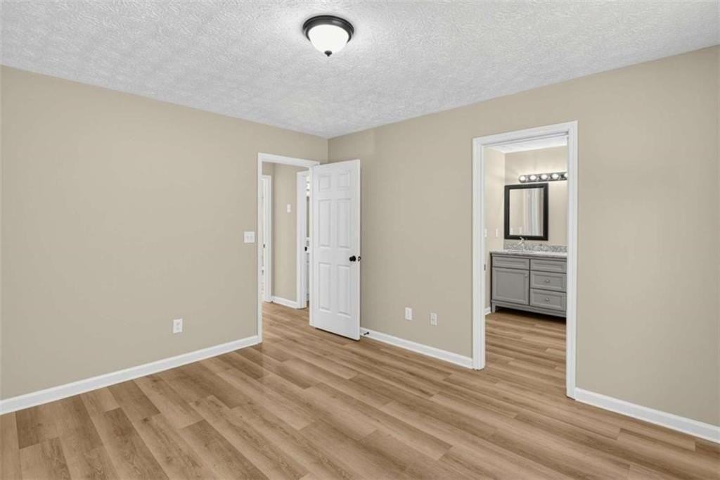 215 Pinehurst Dr - Photo 4 of 17