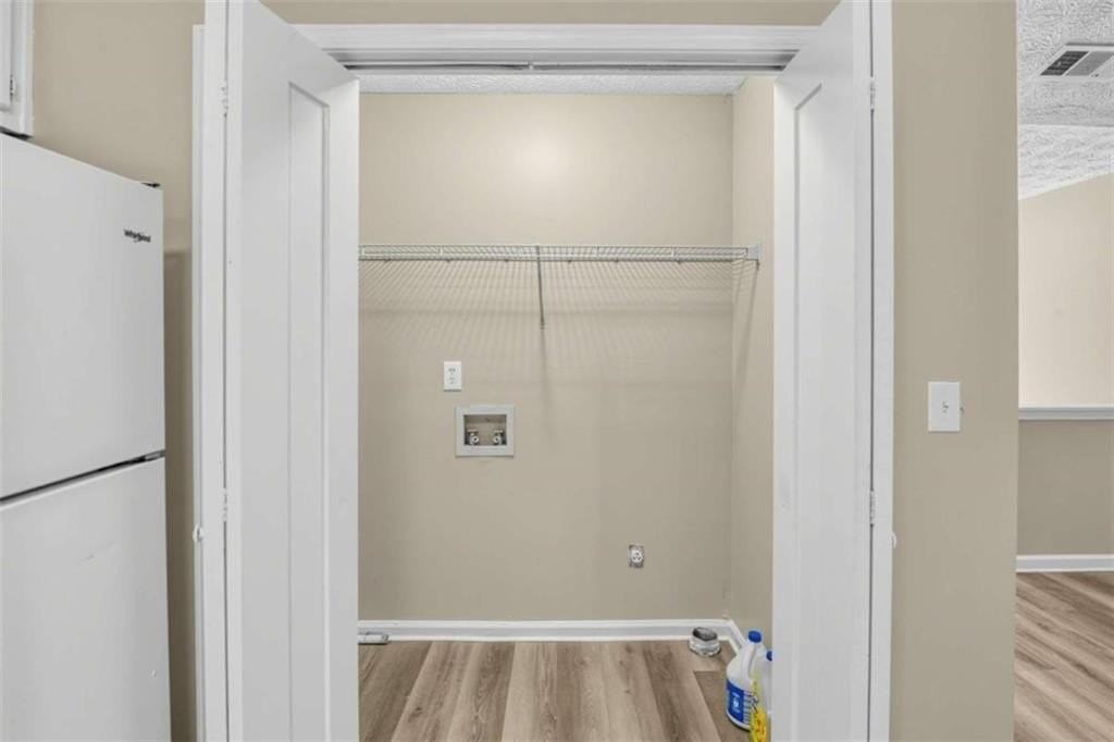 215 Pinehurst Dr - Photo 5 of 17