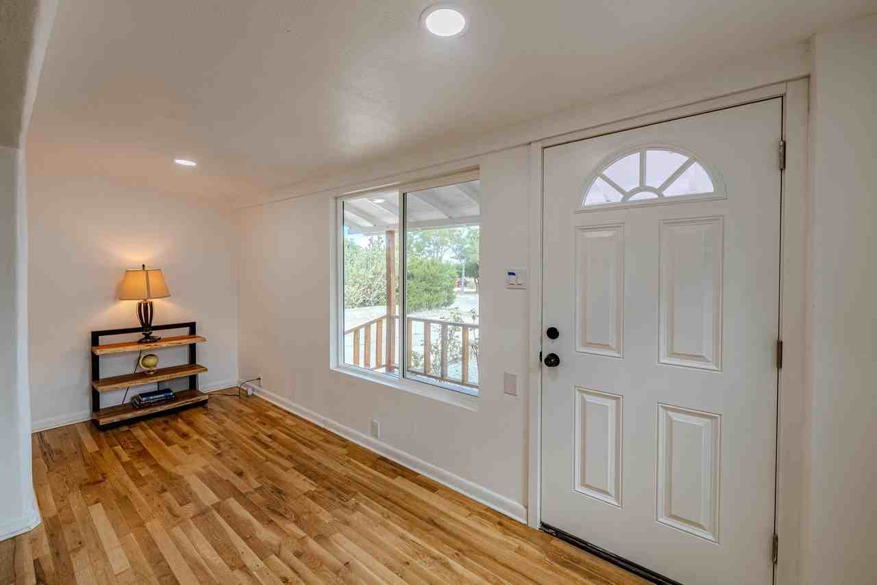 5512 Granite Ave Ne - Photo 7 of 50