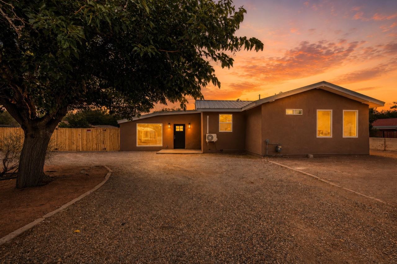 6667 Elwood Dr Nw - Photo 4 of 50
