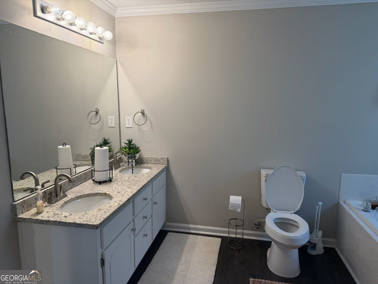 214 Oak Cir N - Photo 4 of 20