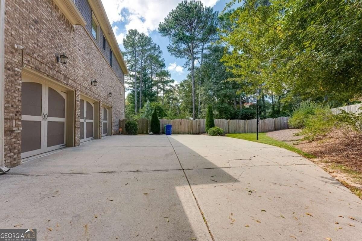 1539 Summerford Ct - Photo 2 of 28