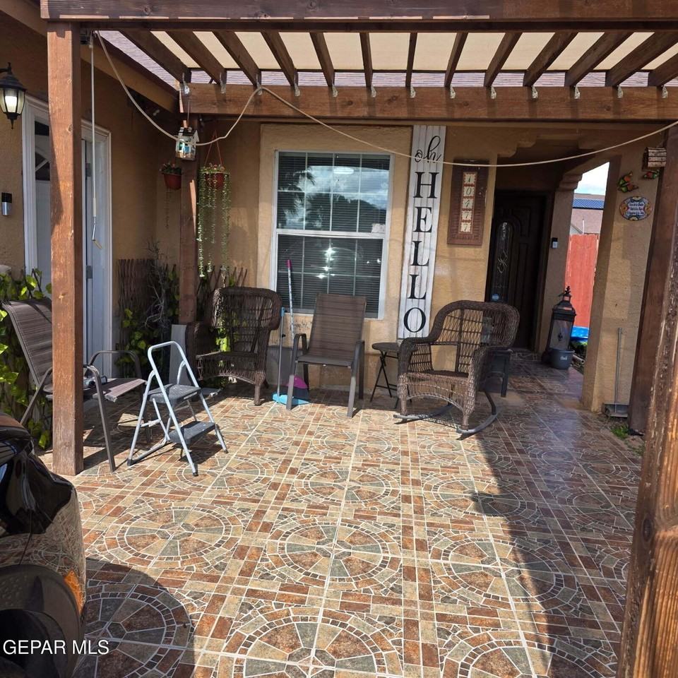 10477 Valle Del Mar Dr - Photo 2 of 6