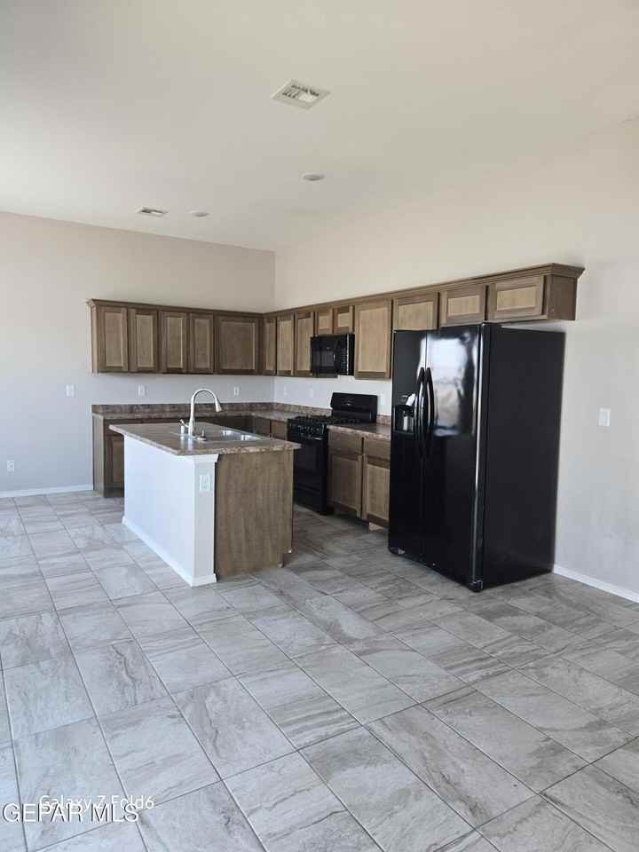 476 Spc Isaac Trujillo Dr #B - Photo 3 of 16